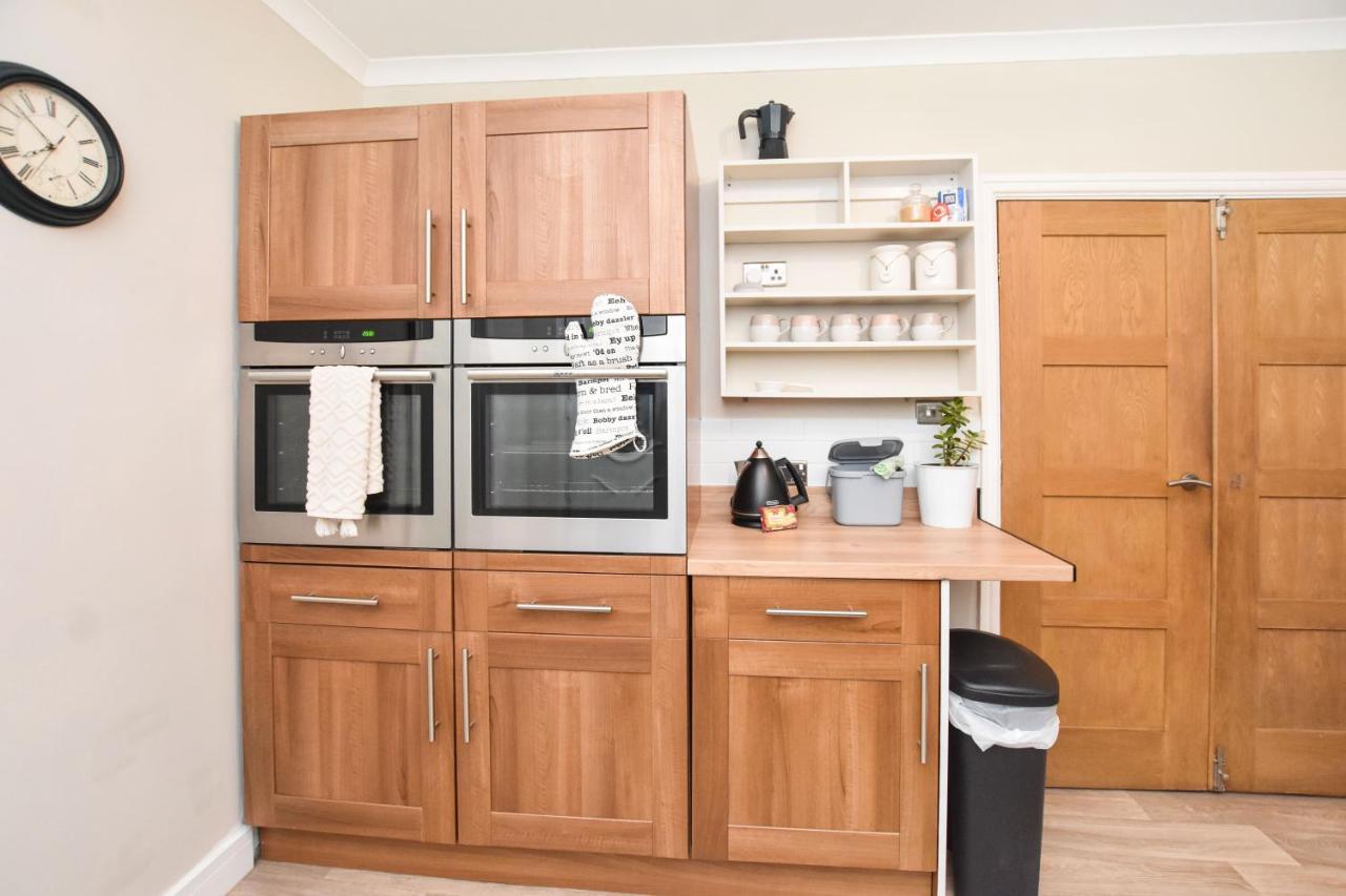 A Spacious Home From Home With Spectacular Views Heywood Екстериор снимка